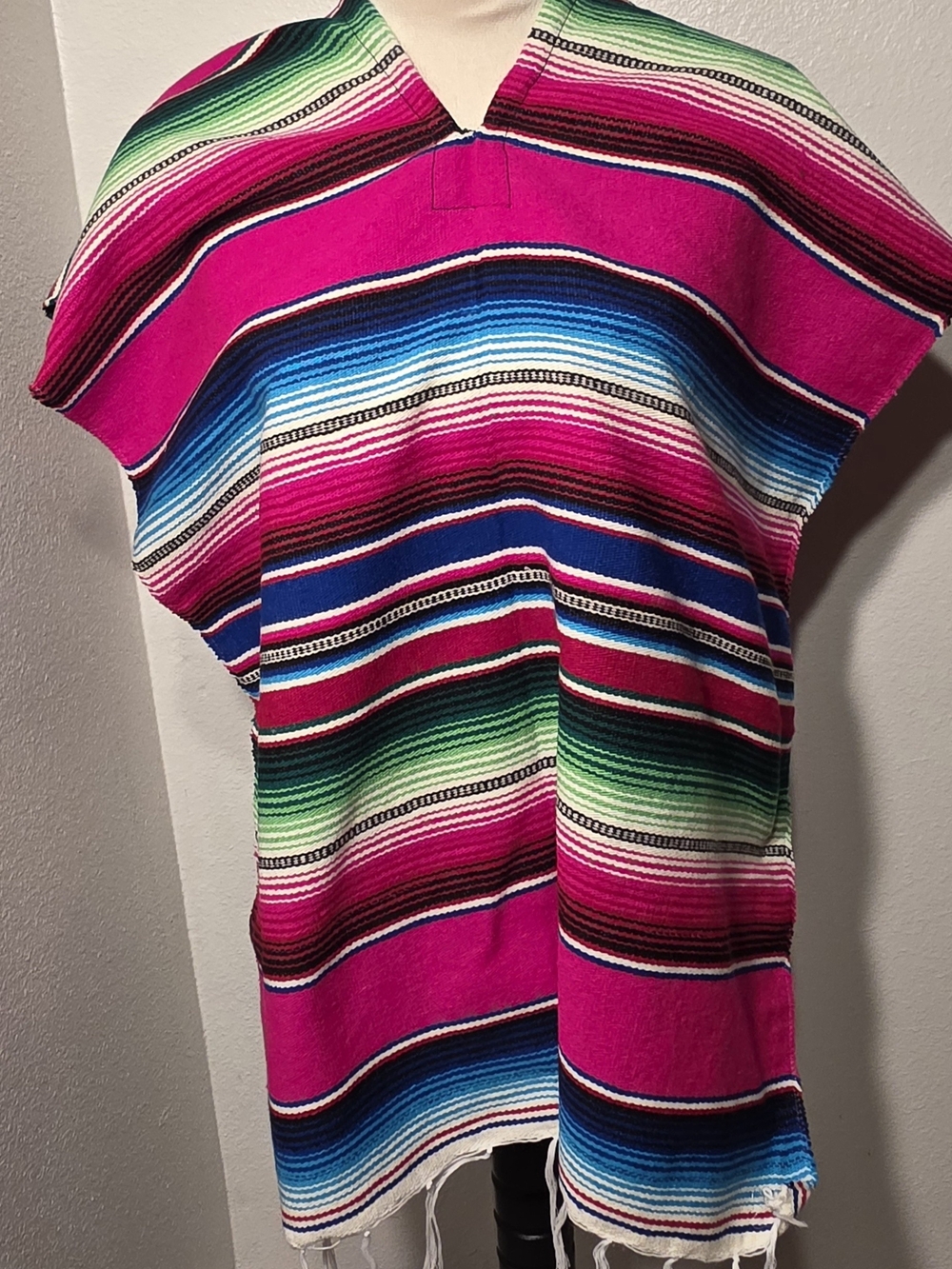 Mexican Sarape Poncho Vibrantly colored stripes Adult Small Or Youths #136B7